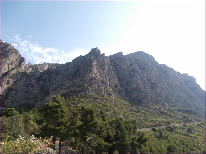 Vista de Montserrat desde el punto de partida