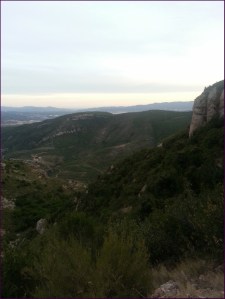 Vista de la bajada hacia Collbató