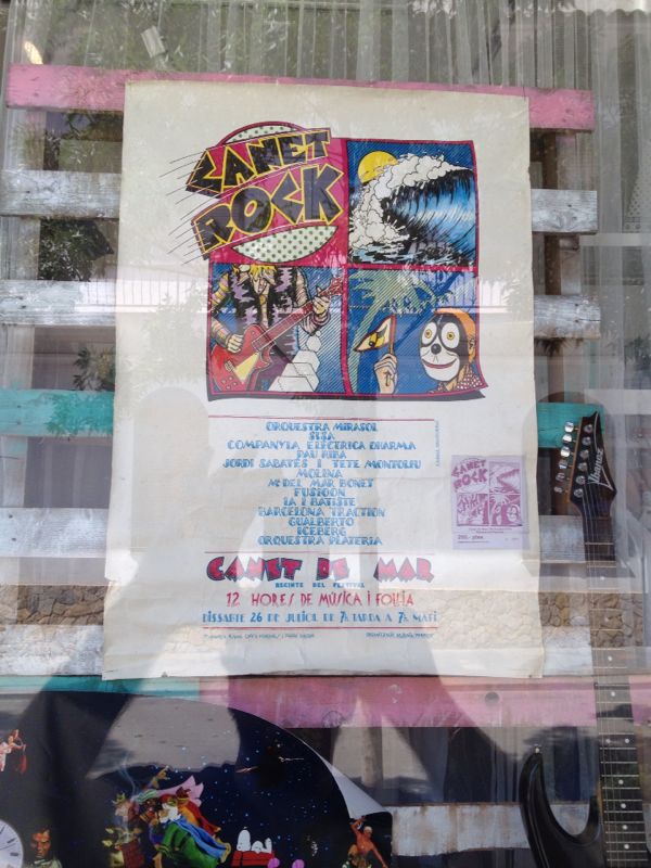 Un cartel que había en el pueblo