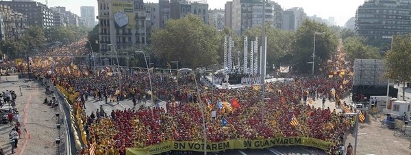 Vertice-de-la-V-de-la-Diada-20_54414920575_51351706917_600_226