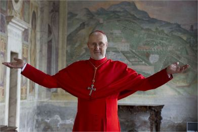 the-young-pope-james-cromwell